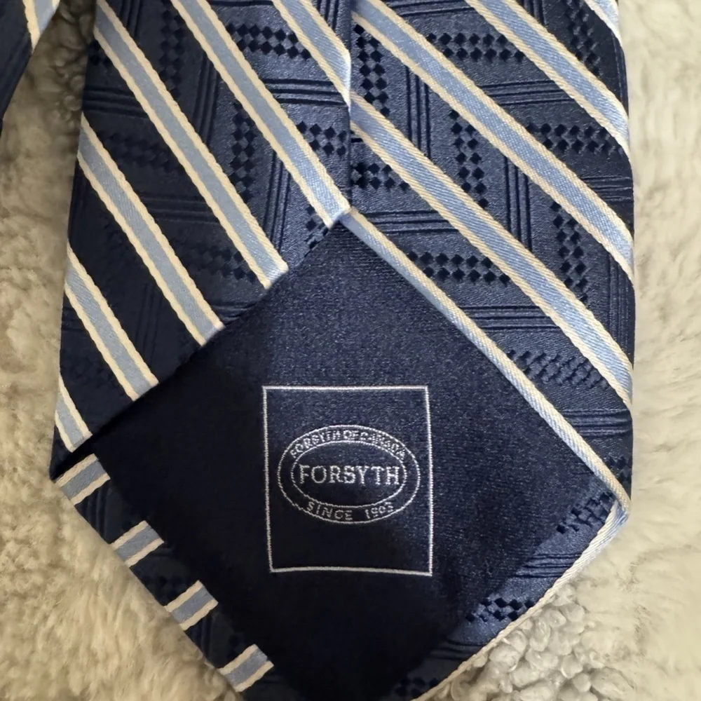 Forsyth of Canada Multi-Color w/Stripes Silk Tie - EUC